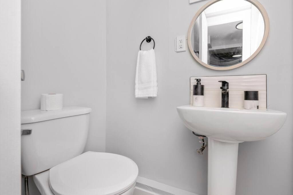 Centerstreet-Cozy 2Bedroomsuite Calgary Ngoại thất bức ảnh