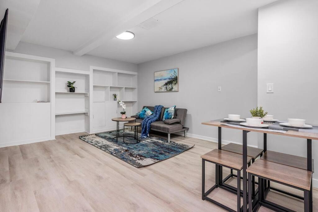 Centerstreet-Cozy 2Bedroomsuite Calgary Ngoại thất bức ảnh